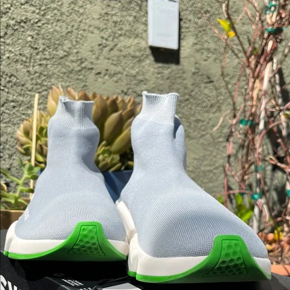 Balenciaga Light Gray Speed Trainer with White and Black. fits like US 8 (EU40)